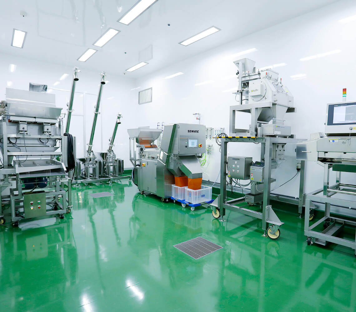 食品（乾物）から危険な異物を取り除く事で、食べる人の健康を守り無駄な食品廃棄を減らします。